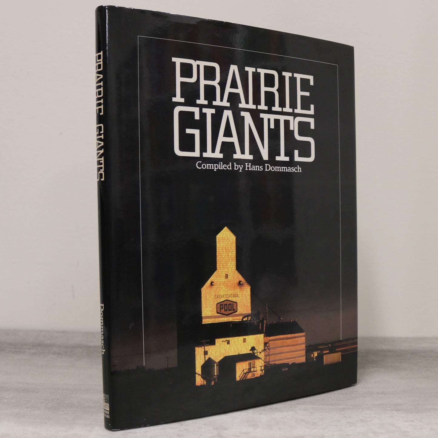 Prairie Giants Grain Elevator Canada Canadian Photography Pictorial History Used Book